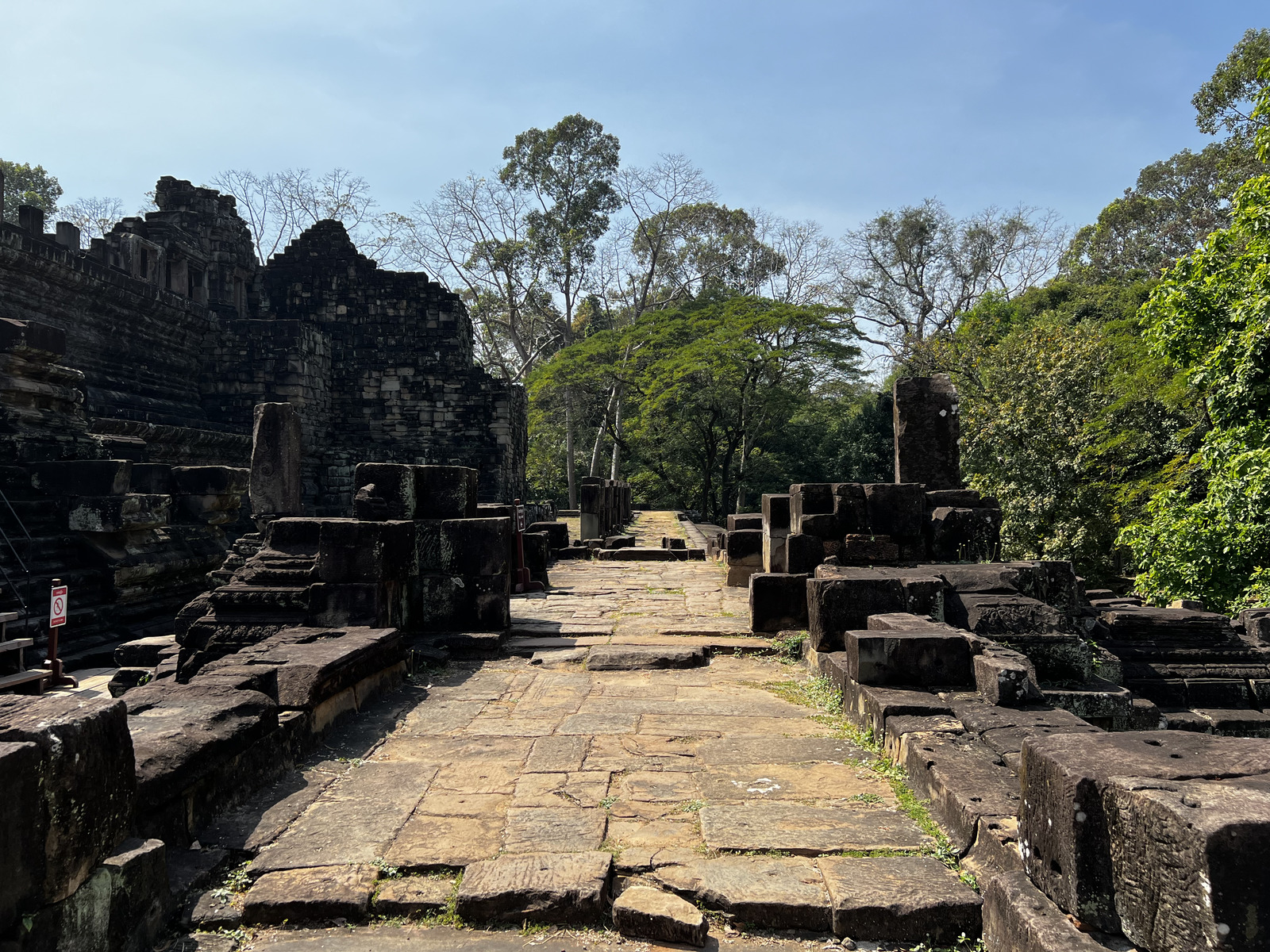 Picture Cambodia Siem Reap Baphuon 2023-01 65 - Perspective Baphuon