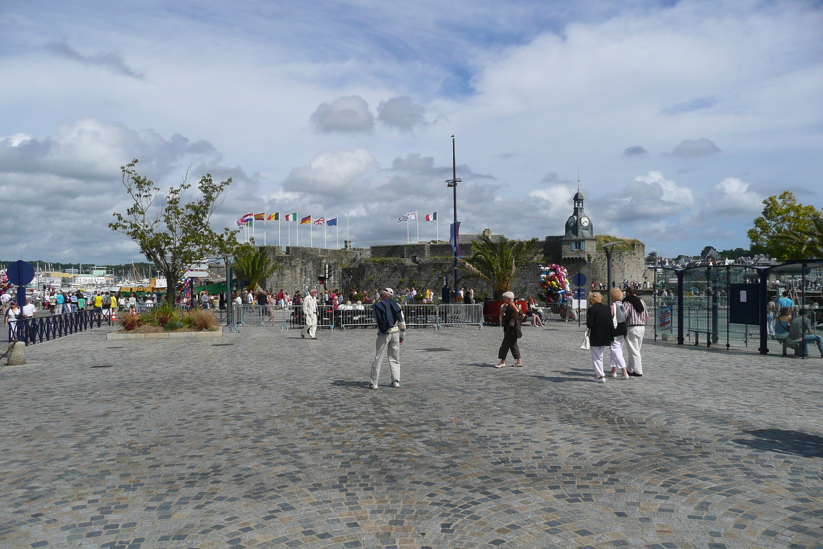 Picture France Concarneau 2008-07 114 - Tourist Concarneau