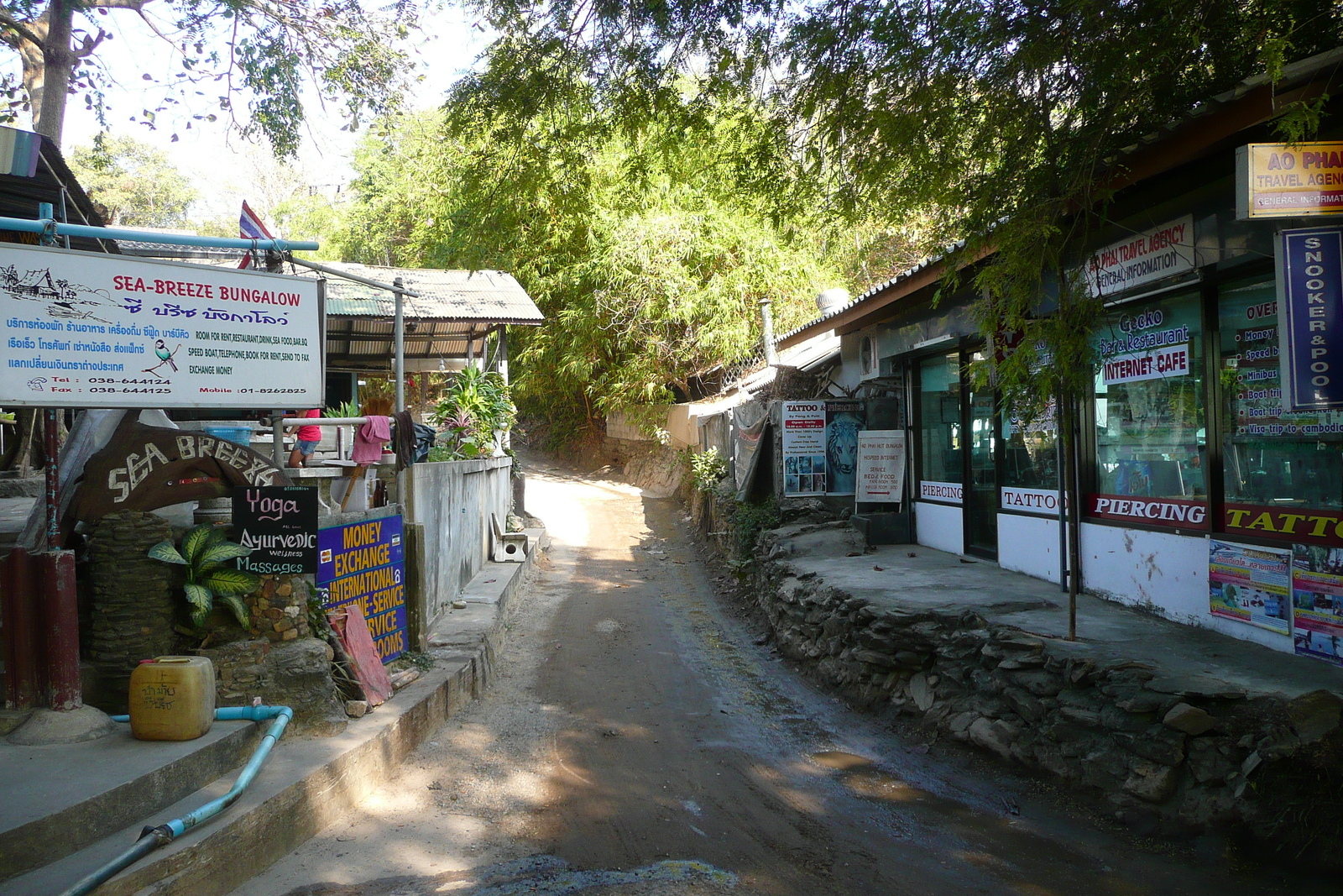 Picture Thailand Ko Samet Ao Phai 2009-01 37 - Road Ao Phai