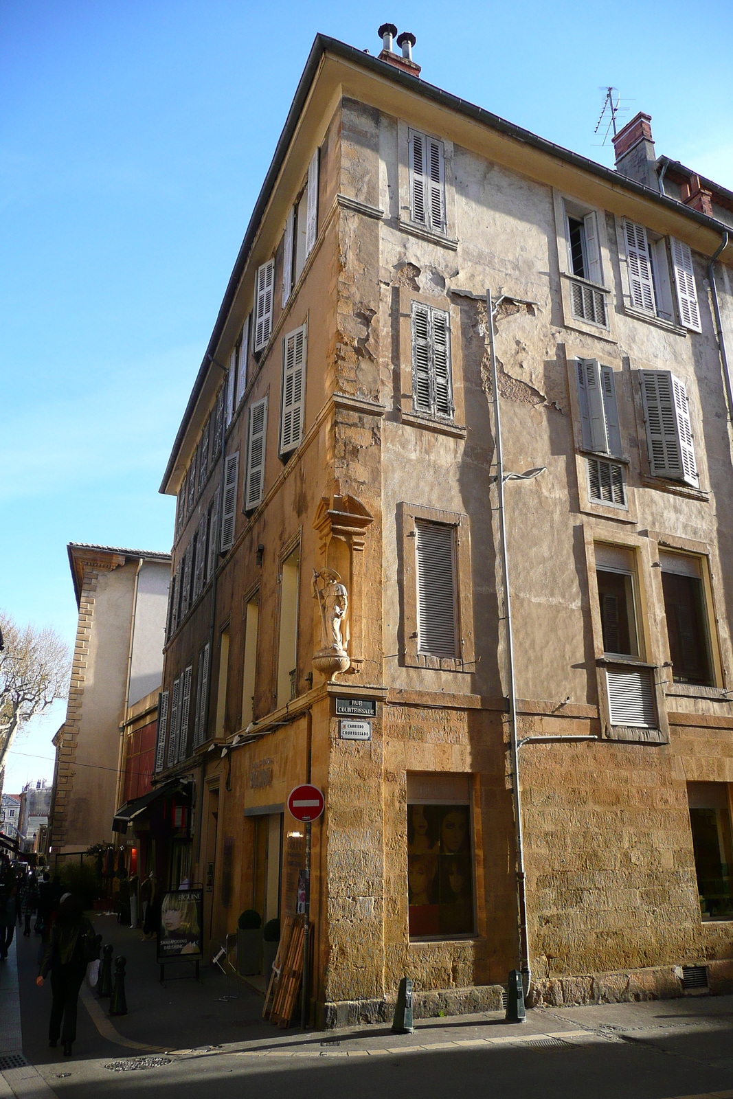 Picture France Aix en Provence 2008-04 47 - Flights Aix en Provence