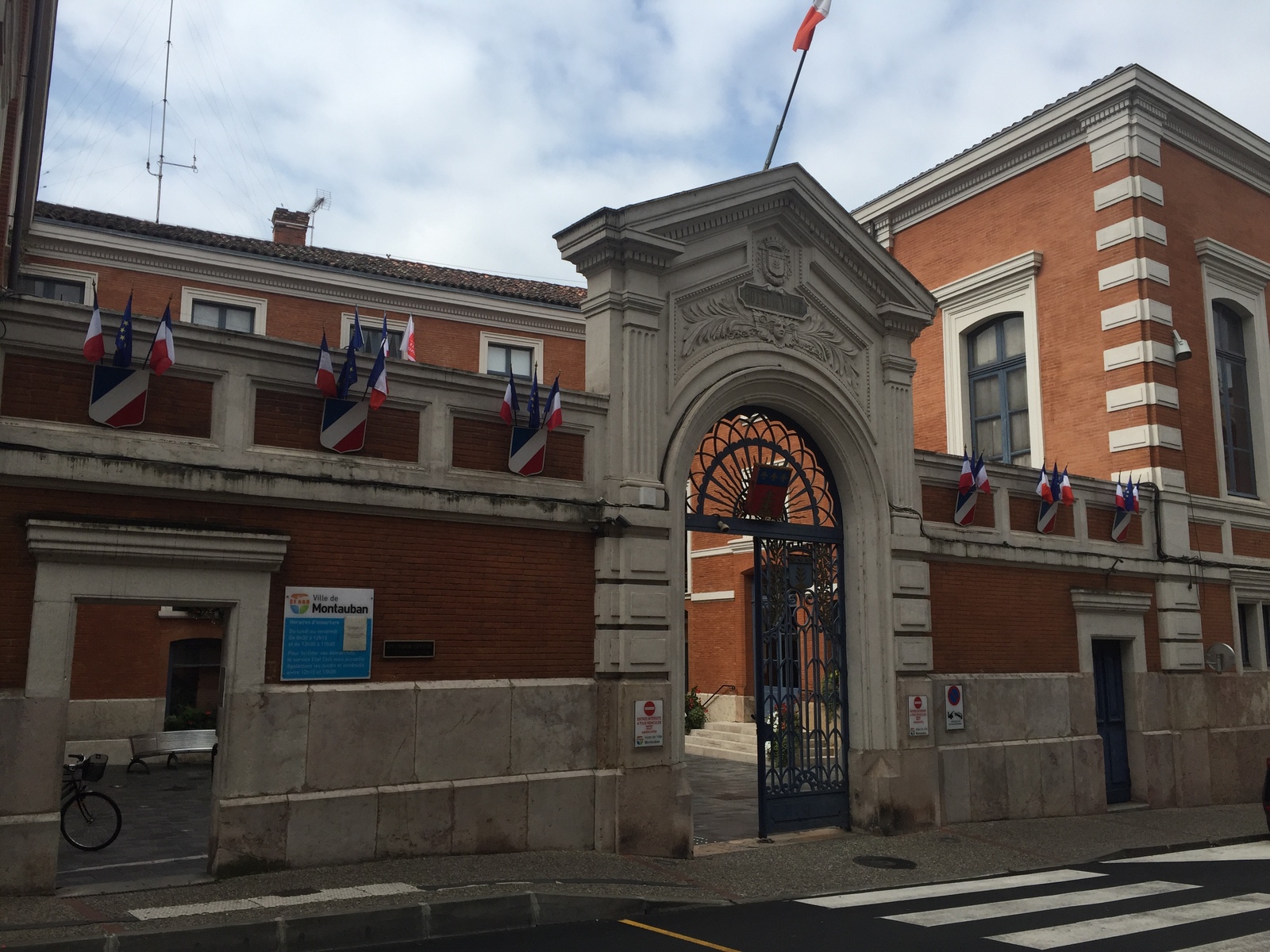 Picture France Montauban 2017-08 2 - Shopping Mall Montauban