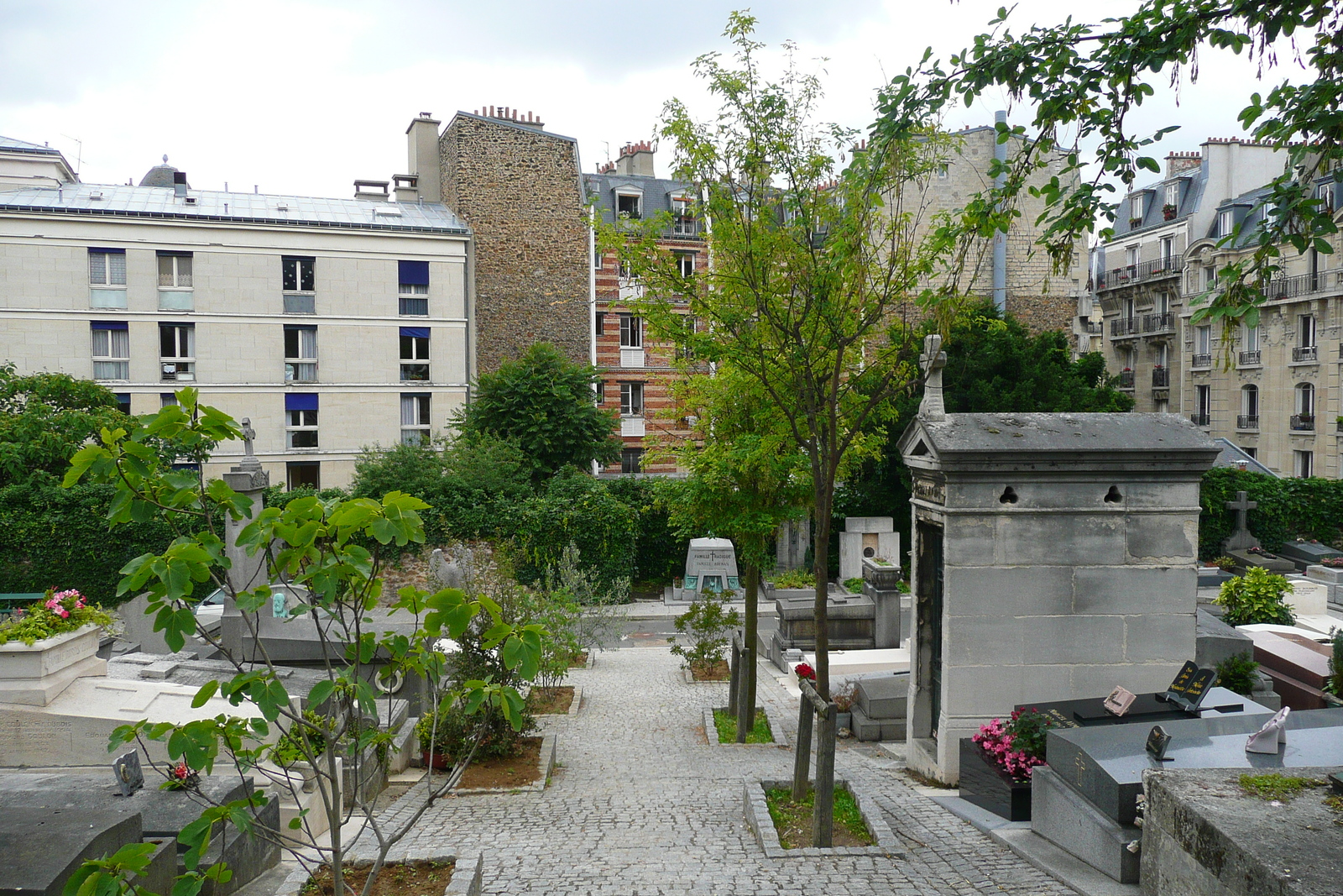 Picture France Paris St. Vincent Cemetery 2007-06 18 - Photo St. Vincent Cemetery