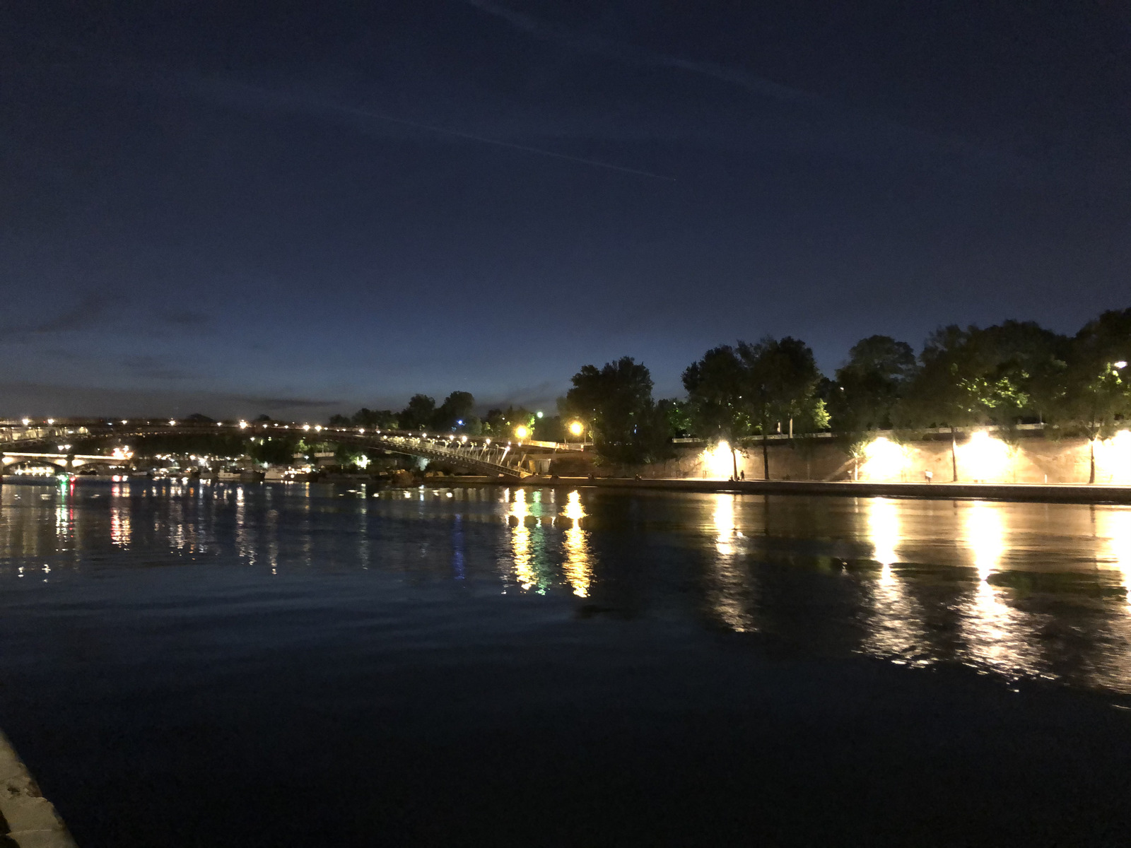 Picture France Paris La seine banks 2020-06 0 - Photographer La seine banks