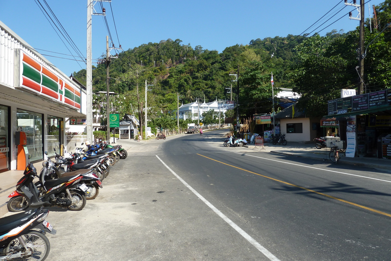 Picture Thailand Ko Chang Island road 2011-02 84 - Tourist Island road