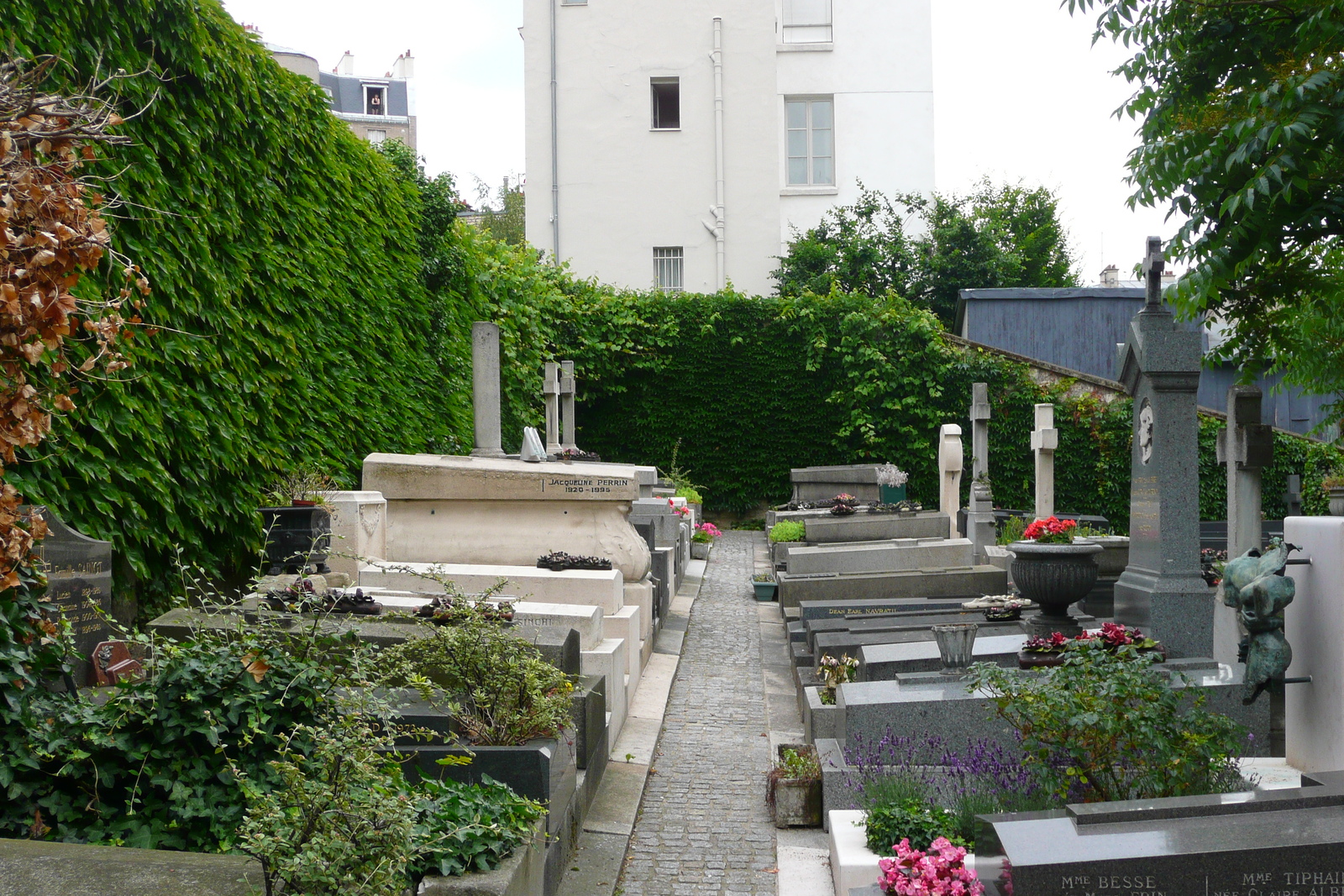 Picture France Paris St. Vincent Cemetery 2007-06 17 - Discover St. Vincent Cemetery