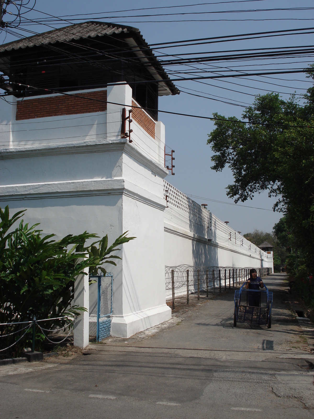 Picture Thailand Chiang Mai Inside Canal 2006-04 19 - Perspective Inside Canal