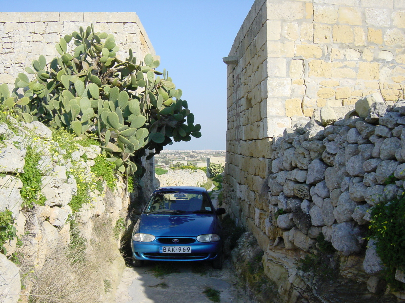 Picture Malta Around Mdina 2003-03 5 - Tourist Around Mdina