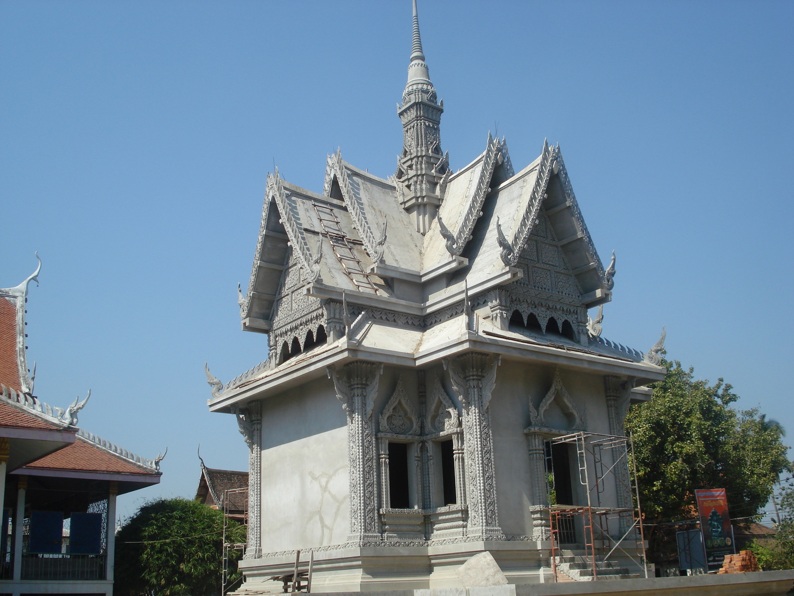 Picture Thailand Phitsanulok Wat Ratcha Bhurana 2008-01 43 - Flights Wat Ratcha Bhurana