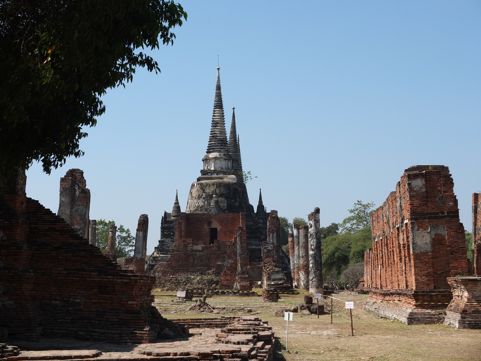 Picture Thailand Ayutthaya 2011-12 107 - Perspective Ayutthaya