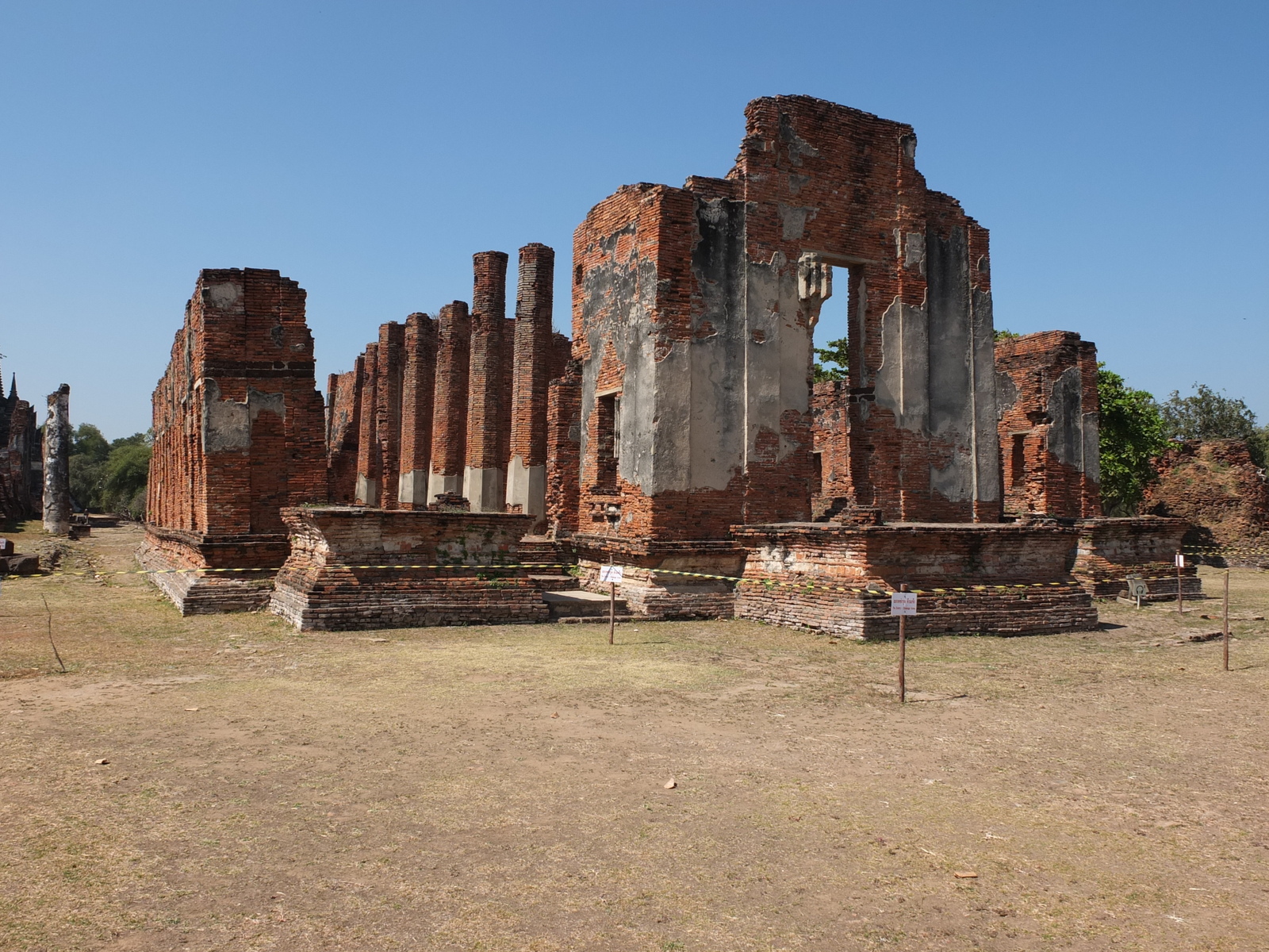 Picture Thailand Ayutthaya 2011-12 24 - Perspective Ayutthaya