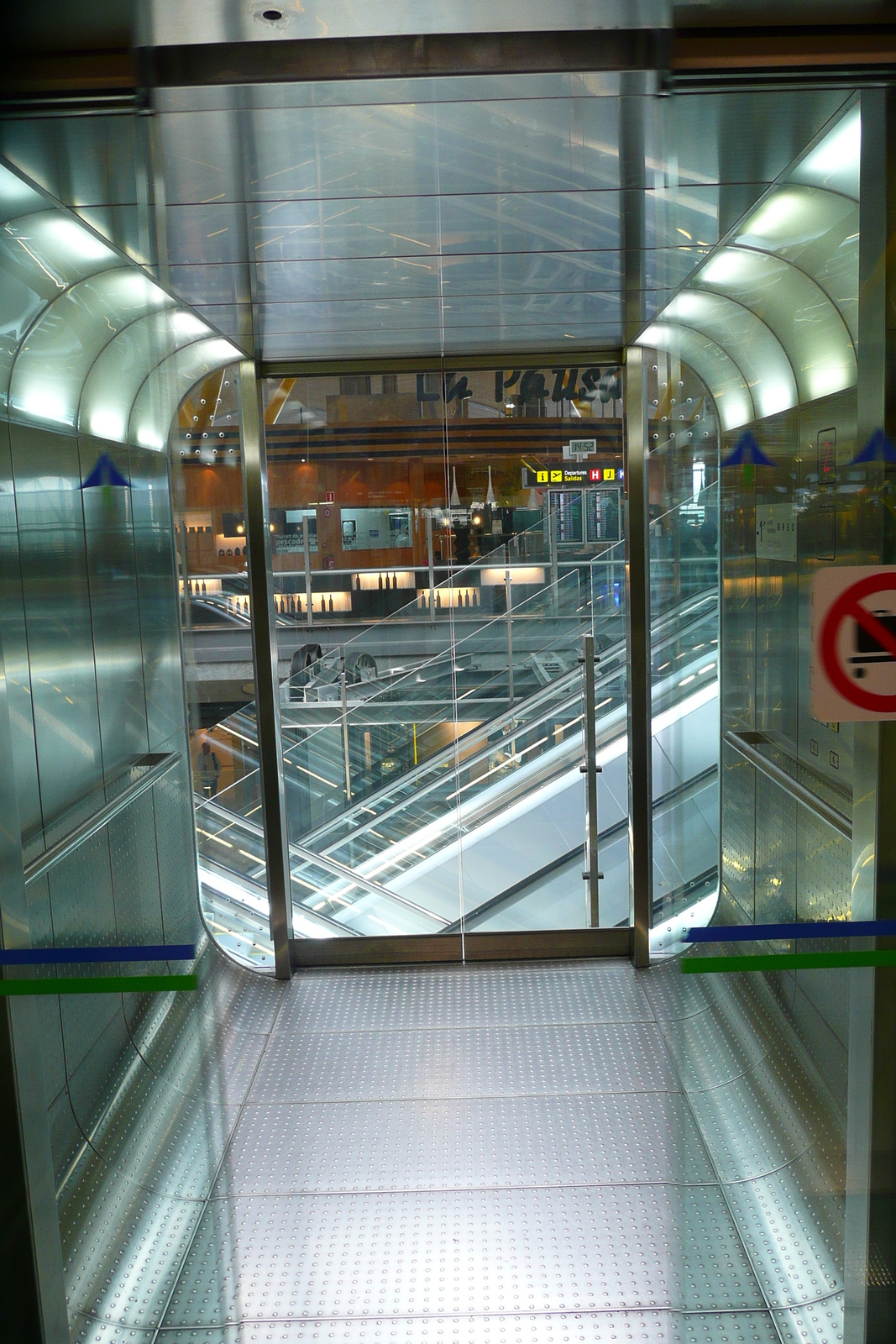 Picture Spain Madrid Barajas Airport 2007-09 2 - Views Barajas Airport