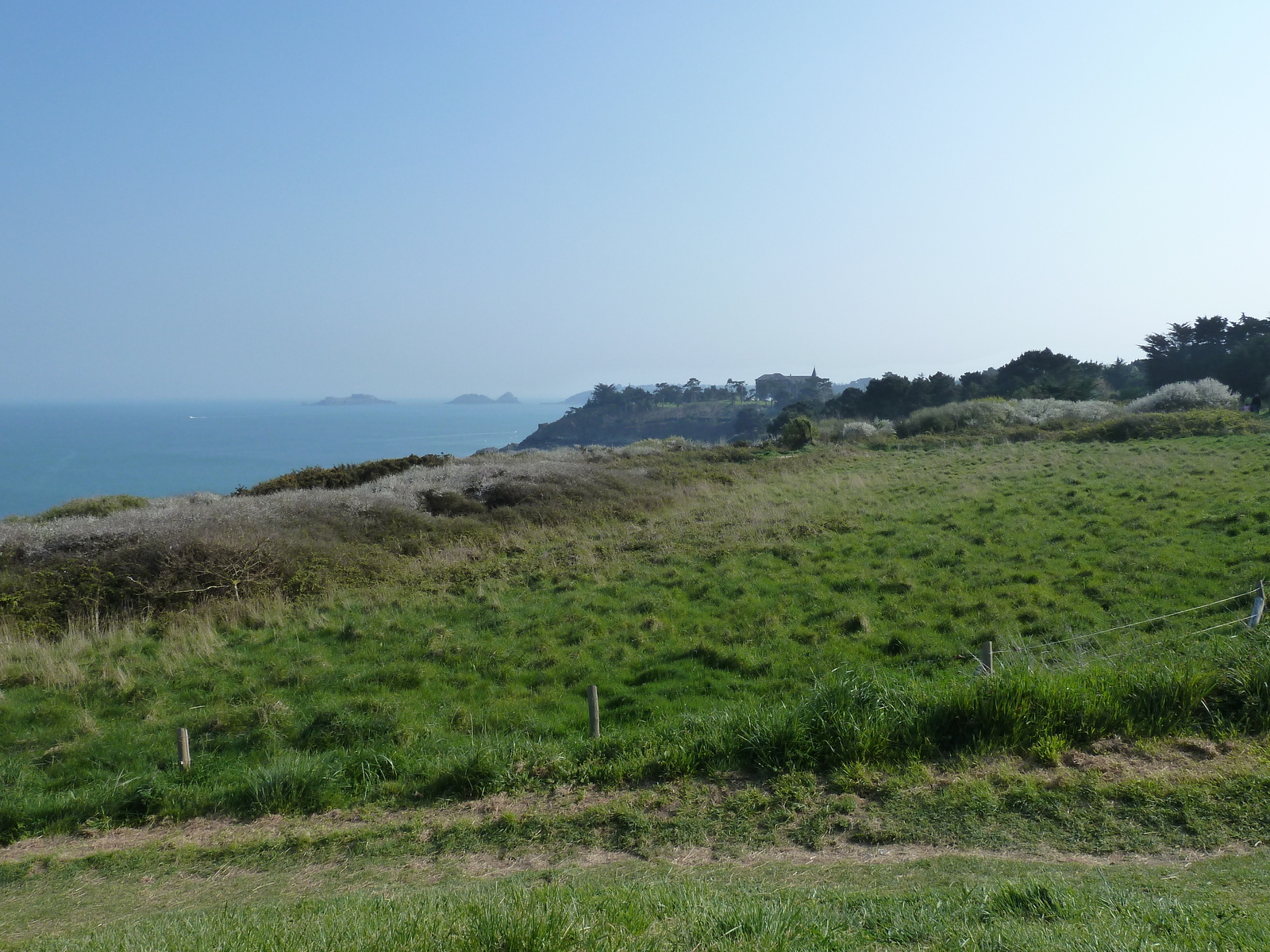 Picture France Grouin Point 2010-04 41 - View Grouin Point