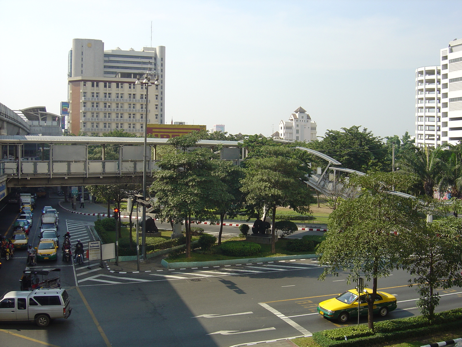 Picture Thailand Bangkok Sky Train 2004-12 96 - Perspective Sky Train