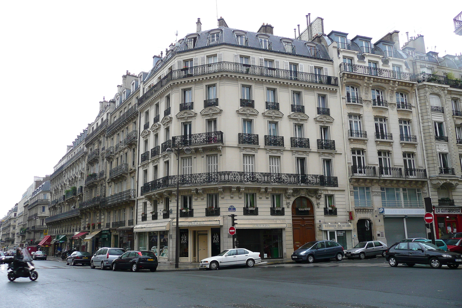 Picture France Paris Rue de Rome 2007-06 25 - Photographers Rue de Rome