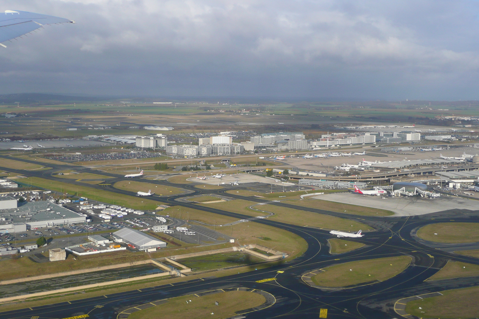 Picture France Paris Charles de Gaulle Airport 2008-11 2 - Perspective Paris Charles de Gaulle Airport