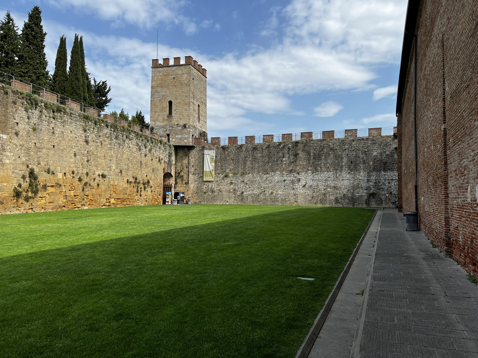 Picture Italy Pisa 2022-05 74 - Perspective Pisa