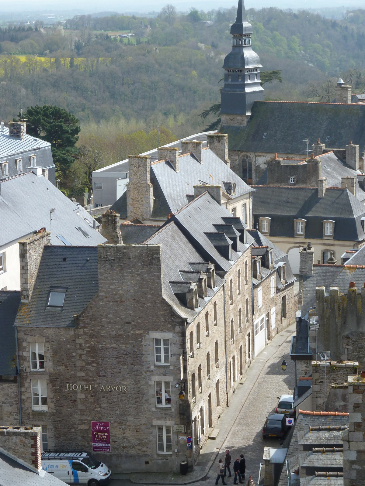 Picture France Dinan Dinan clock tower 2010-04 18 - Photo Dinan clock tower