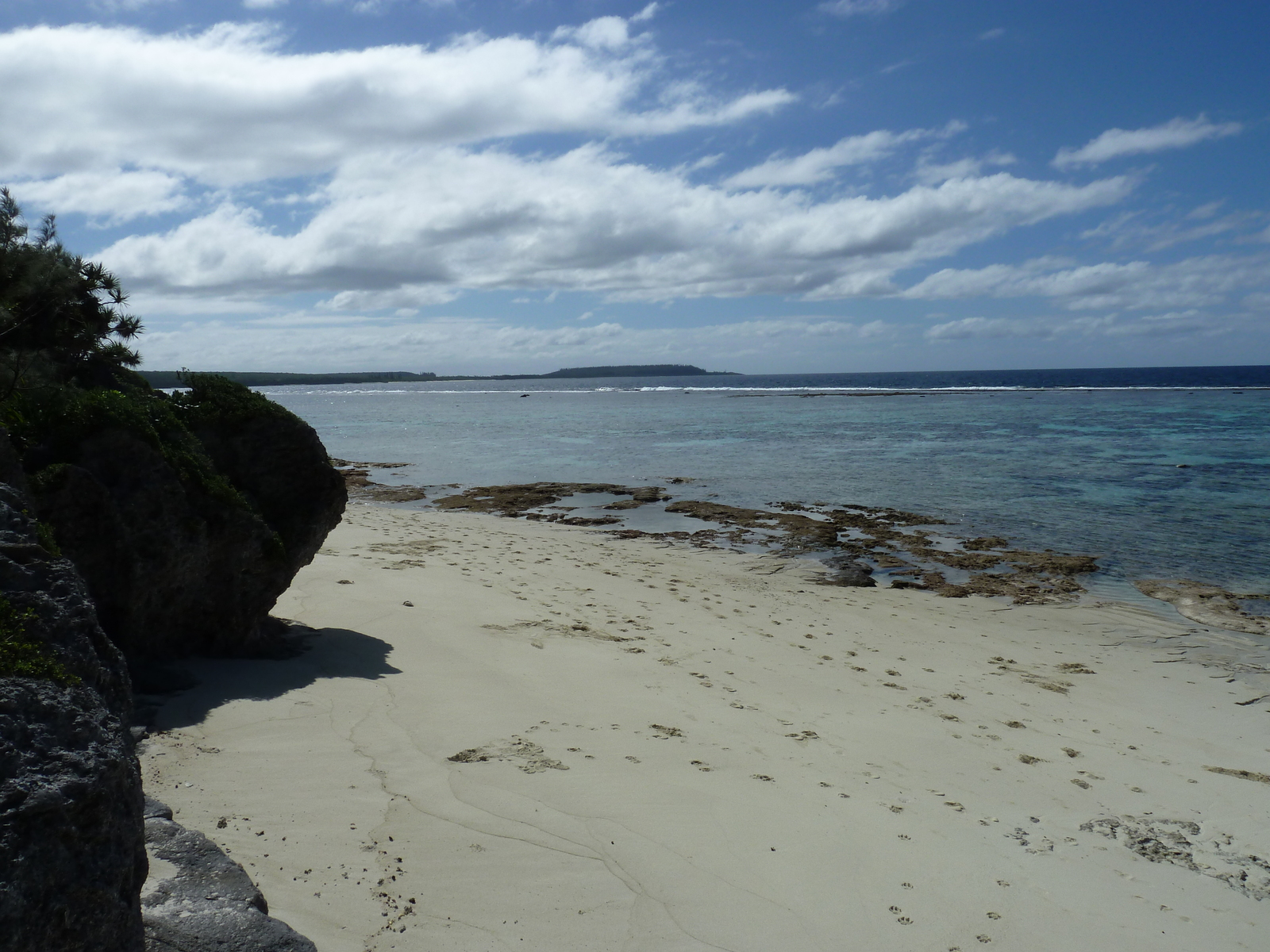 Picture New Caledonia Lifou Mu 2010-05 45 - Flights Mu