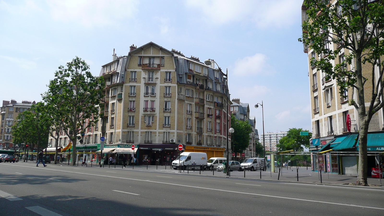 Picture France Paris Around Paris north 2007-06 125 - Photographers Around Paris north