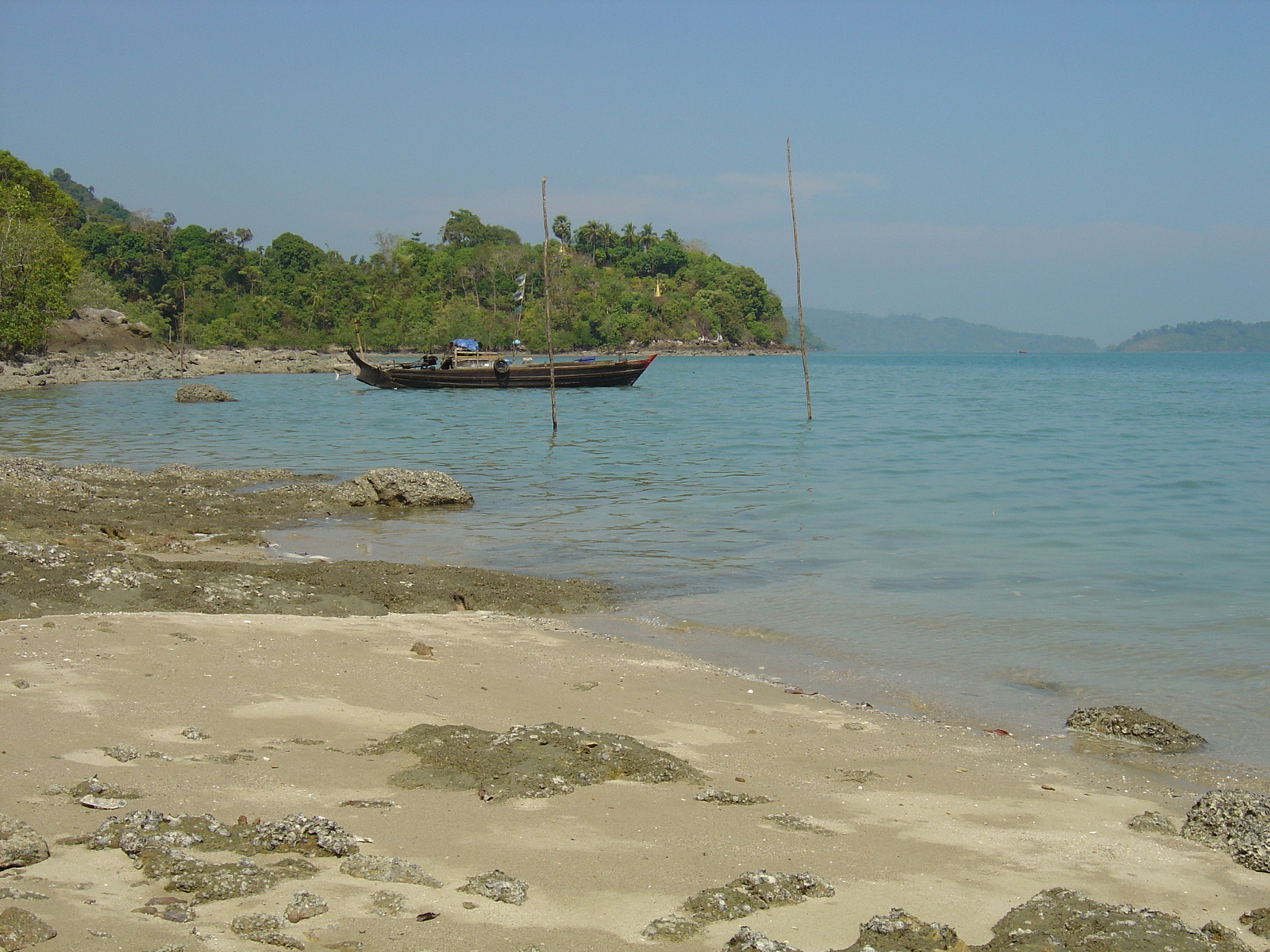 Picture Myanmar Myeik (Mergui) 2005-01 131 - Car Myeik (Mergui)