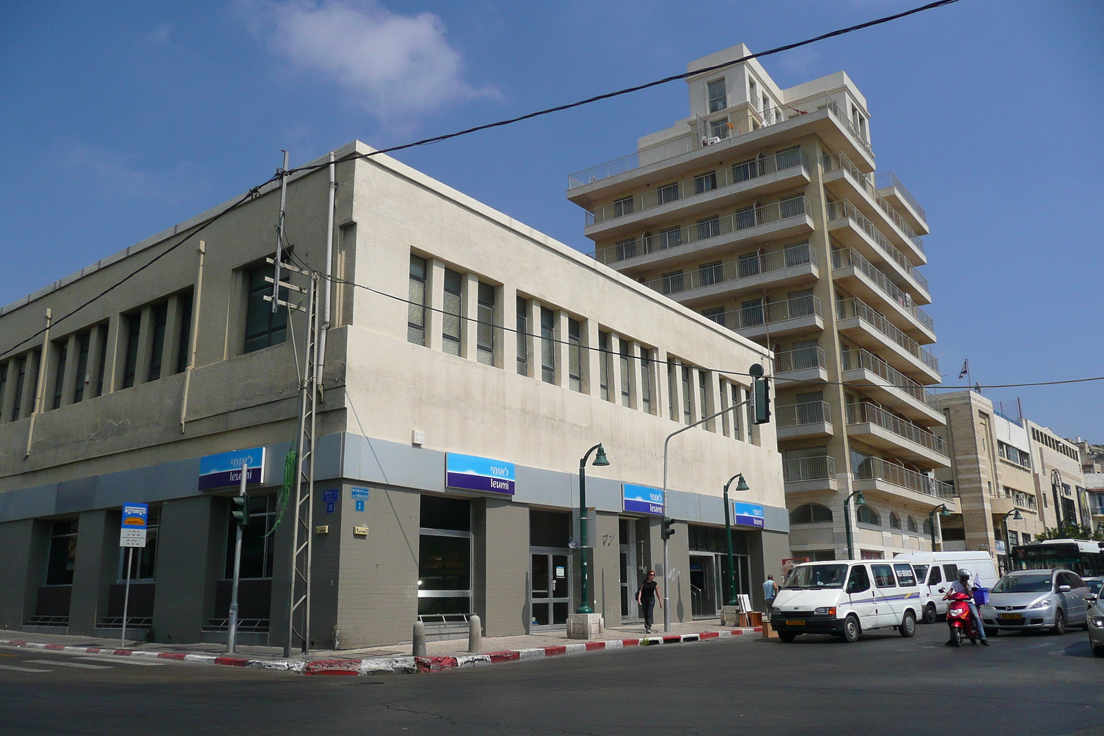 Picture Israel Tel Aviv Yerushalyim Street 2007-06 14 - Photographers Yerushalyim Street