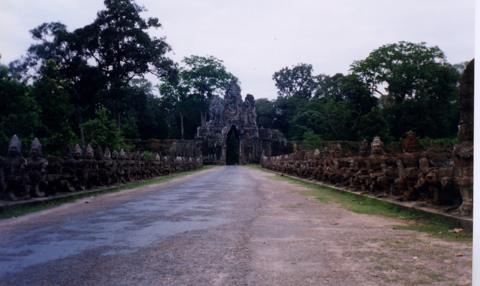 Picture Cambodia Angkor 1996-06 56 - Store Angkor