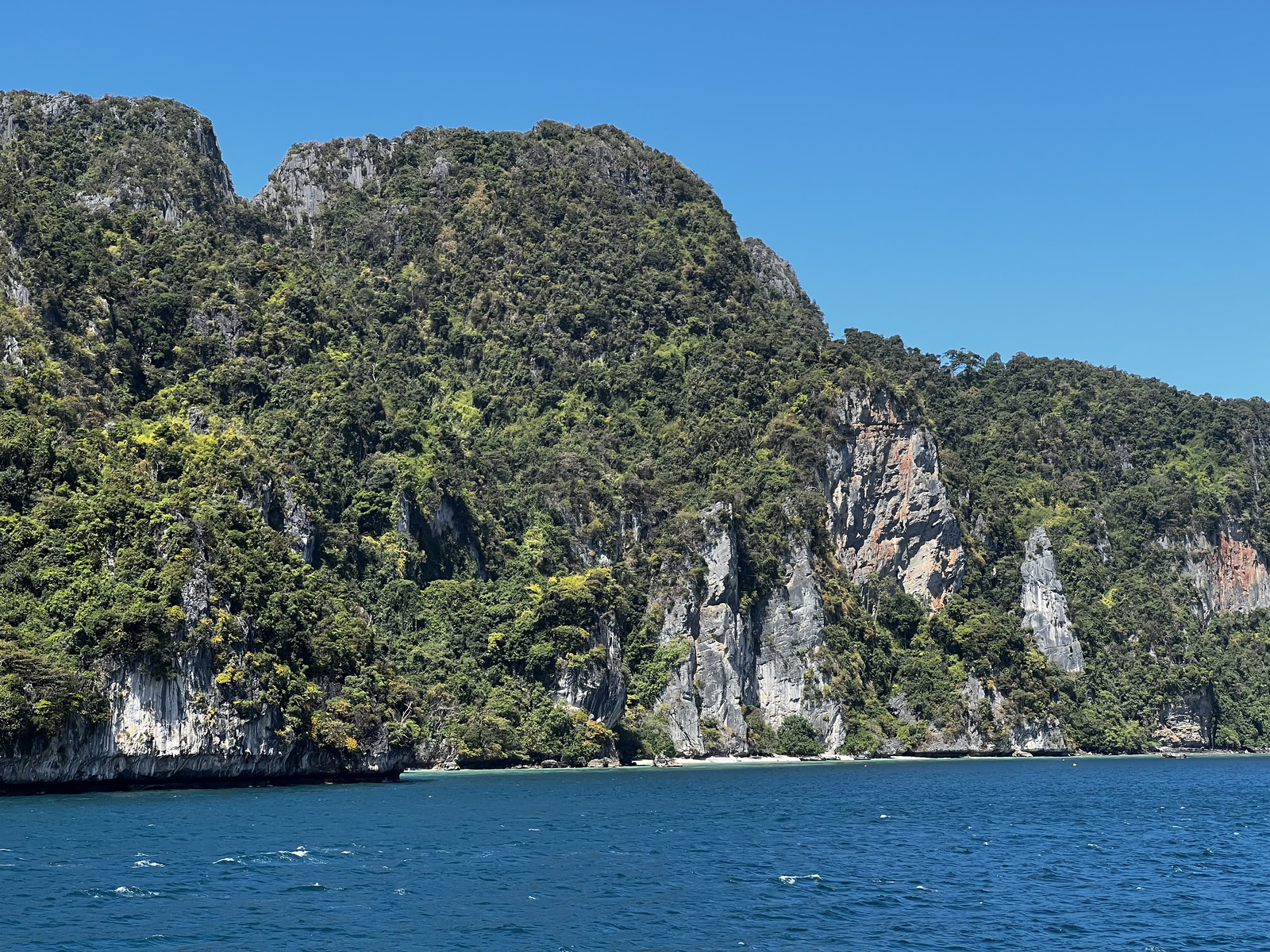 Picture Thailand Phuket to Ko Phi Phi Ferry 2021-12 4 - Photos Phuket to Ko Phi Phi Ferry