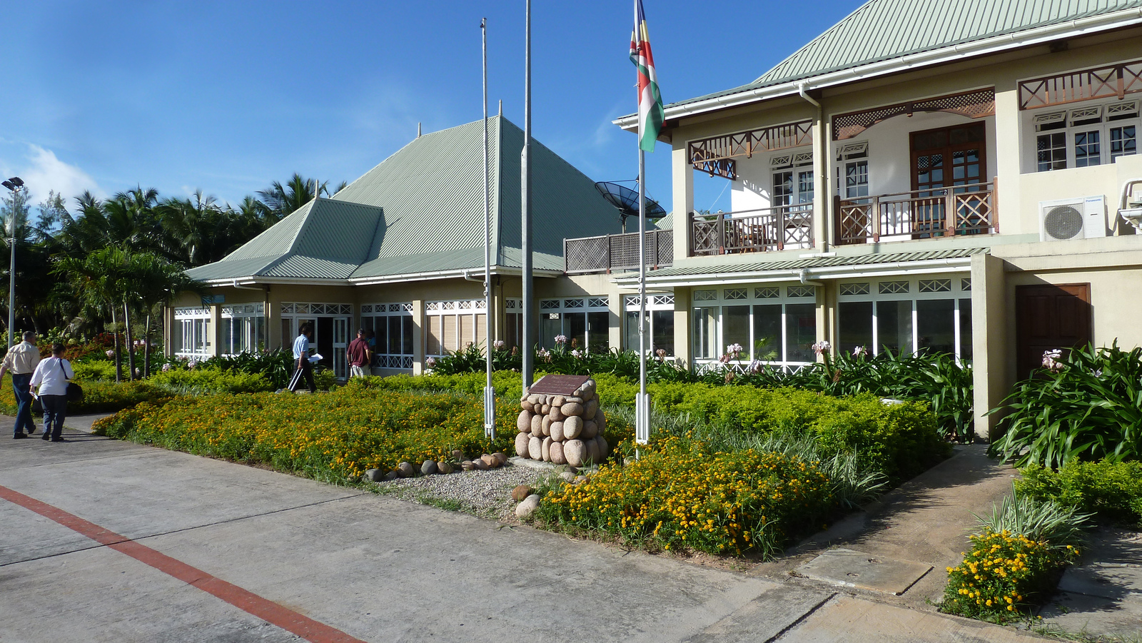 Picture Seychelles 2011-10 80 - Shopping Mall Seychelles