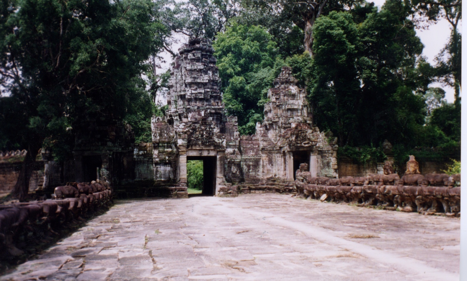 Picture Cambodia Angkor 1996-06 70 - Views Angkor