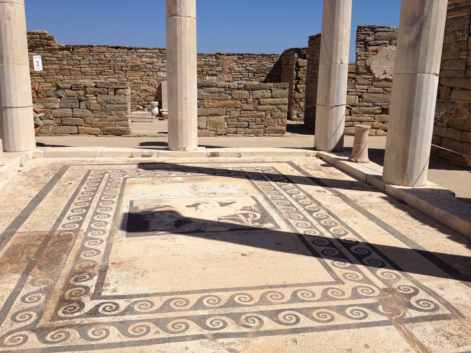 Picture Greece Delos 2014-07 15 - Road Delos