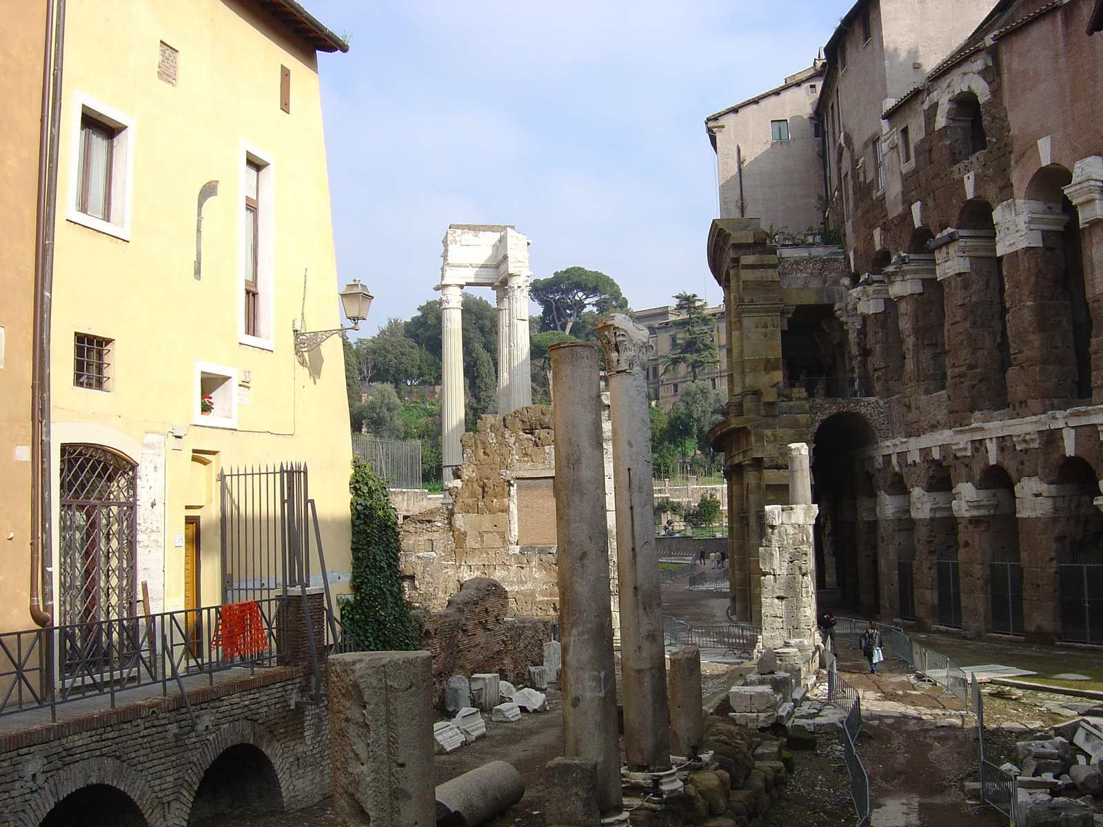 Picture Italy Rome 2004-03 52 - Trail Rome