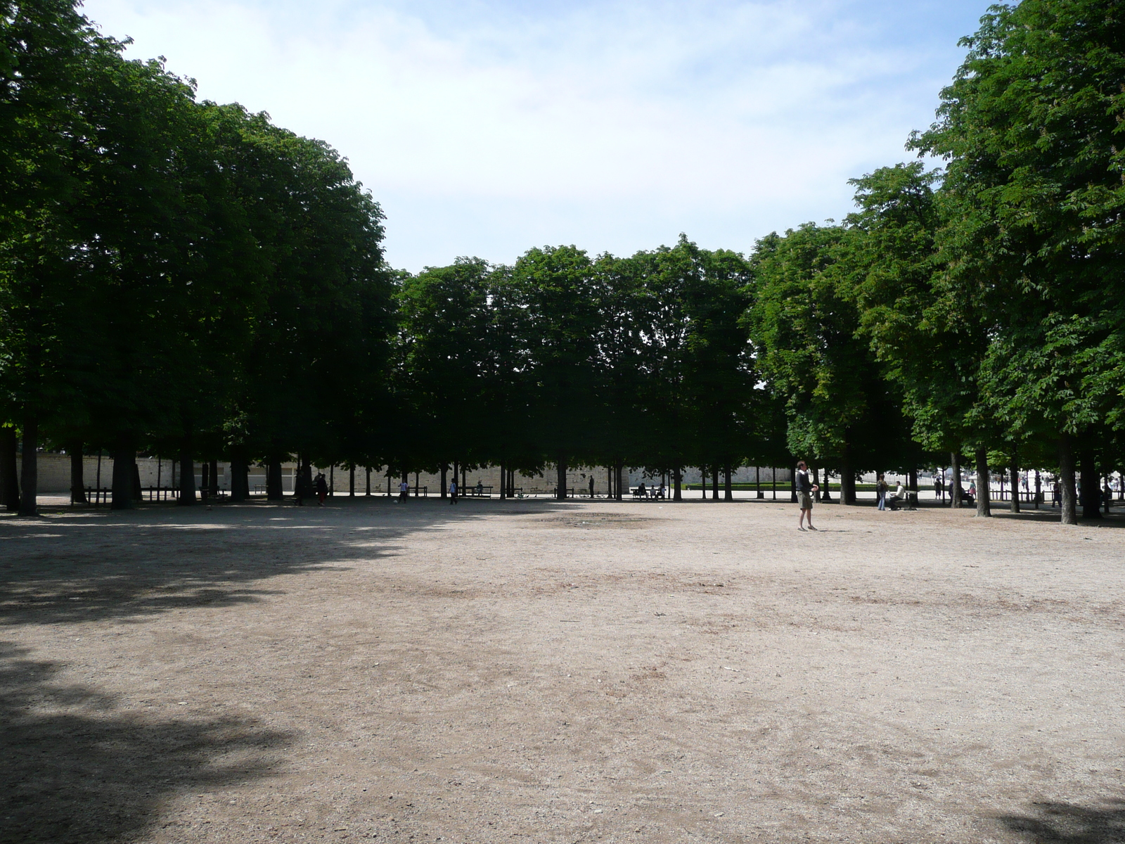 Picture France Paris Garden of Tuileries 2007-05 320 - Trail Garden of Tuileries