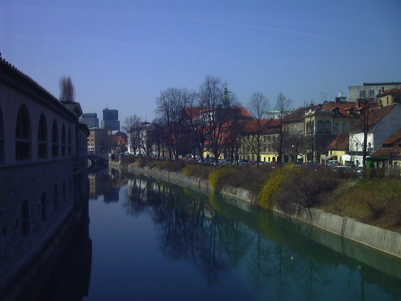 Picture Slovenia Ljubljana 2000-03 11 - Car Ljubljana