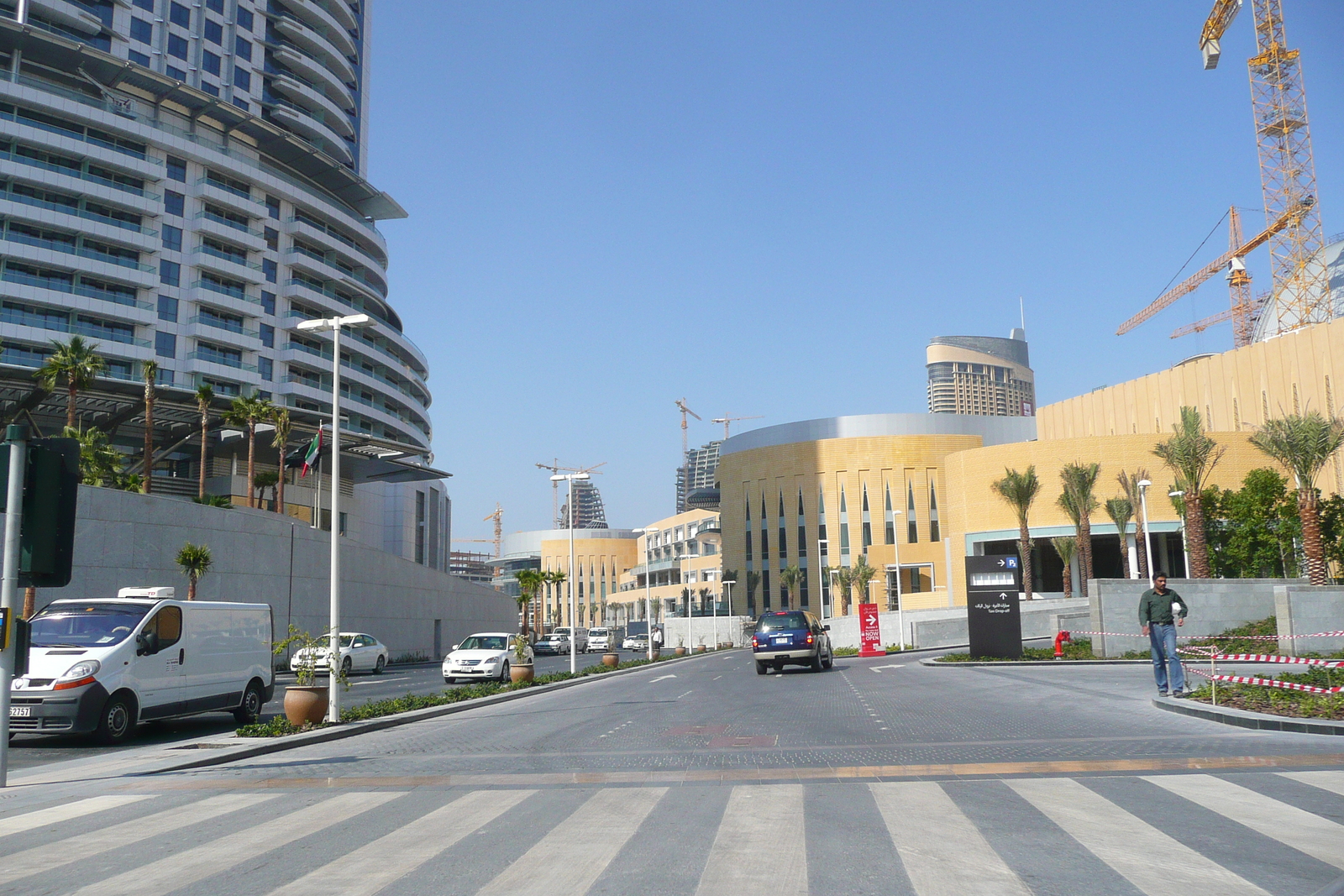 Picture United Arab Emirates Dubai Burj Dubai 2009-01 40 - Road Burj Dubai