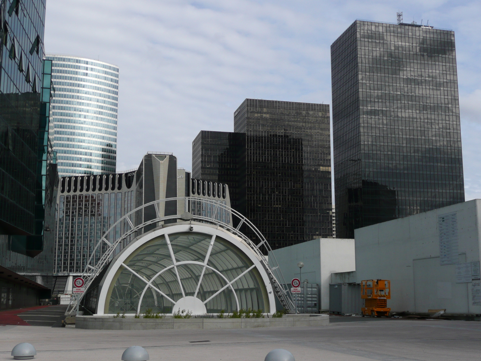 Picture France Paris La Defense 2007-05 31 - Flight La Defense