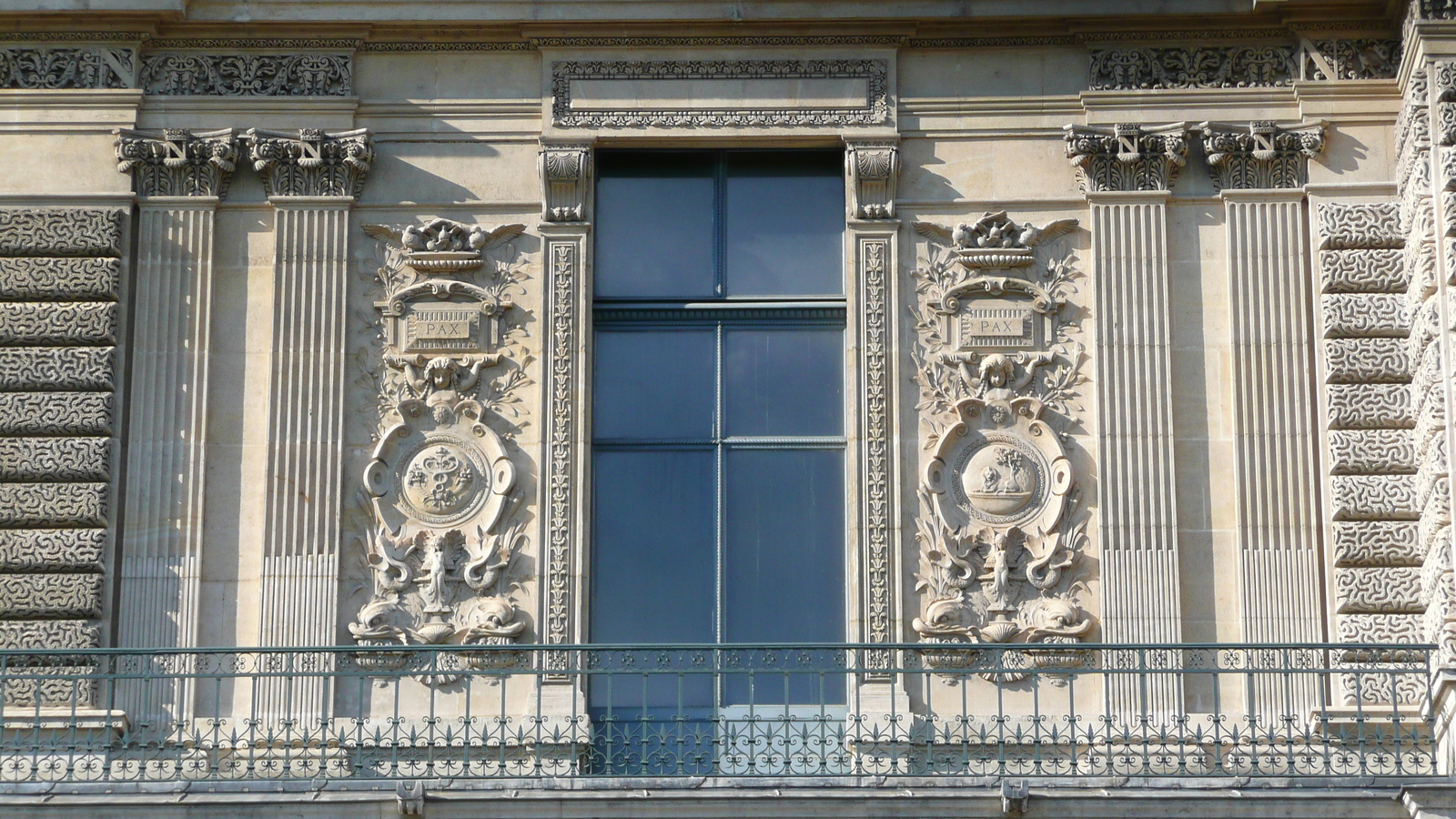 Picture France Paris Louvre Riverside facade of Louvre 2007-07 4 - Flights Riverside facade of Louvre