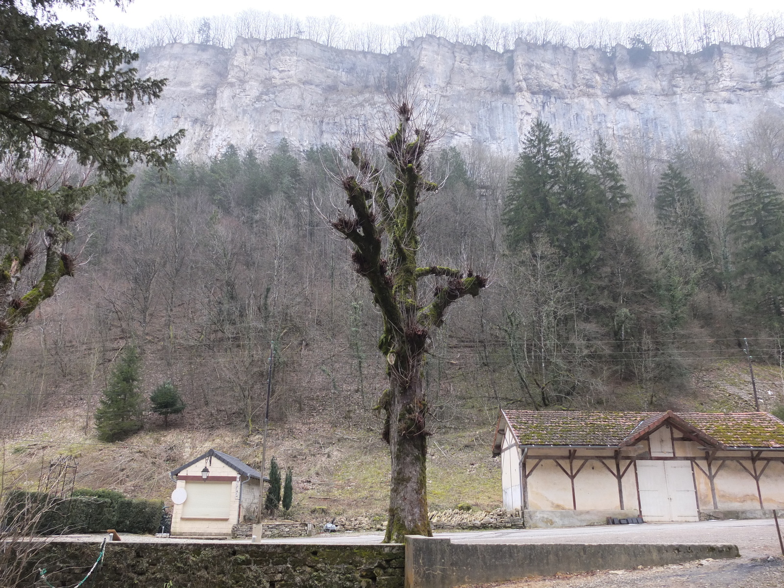 Picture France Baume les Messieurs 2012-02 87 - Trips Baume les Messieurs