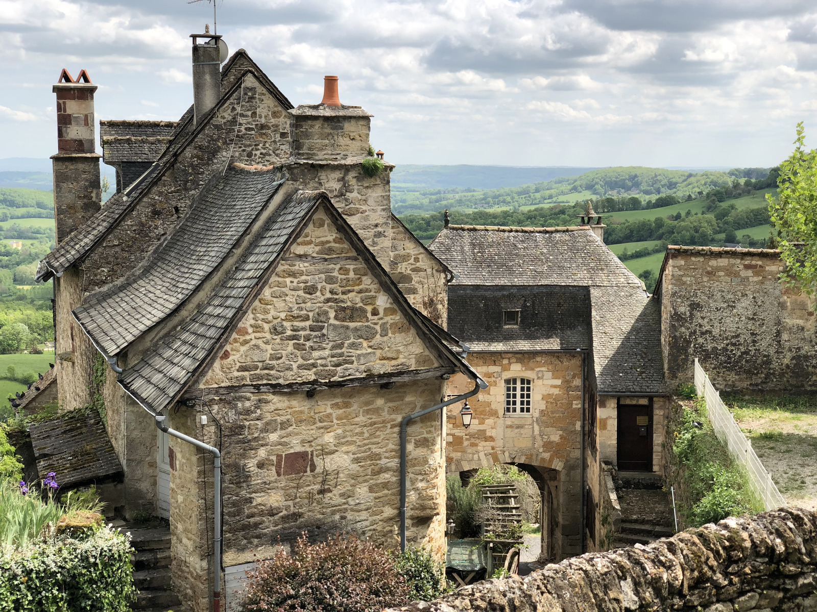 Picture France Turenne 2018-04 44 - Road Turenne