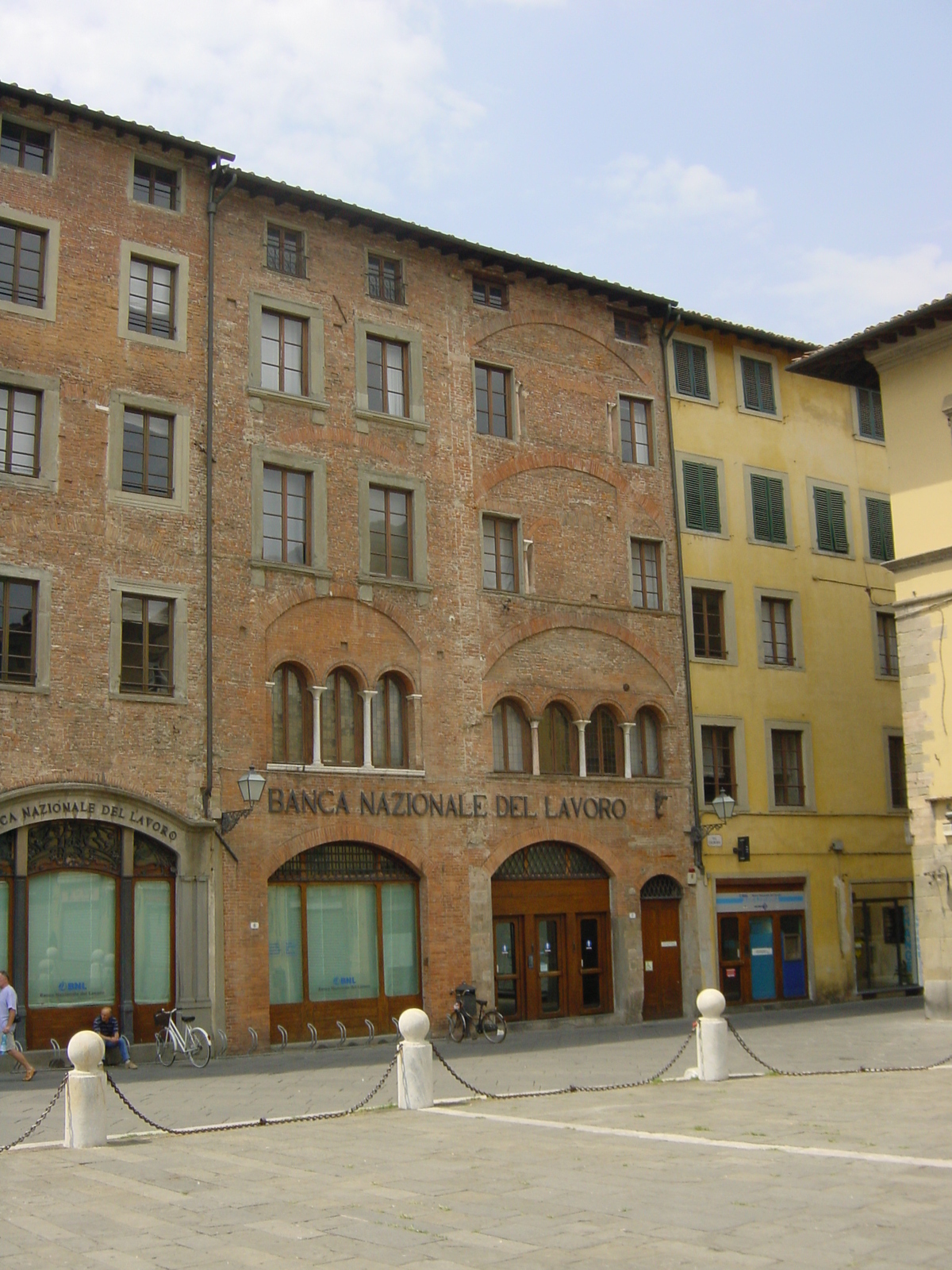 Picture Italy Lucca 2002-07 37 - Perspective Lucca