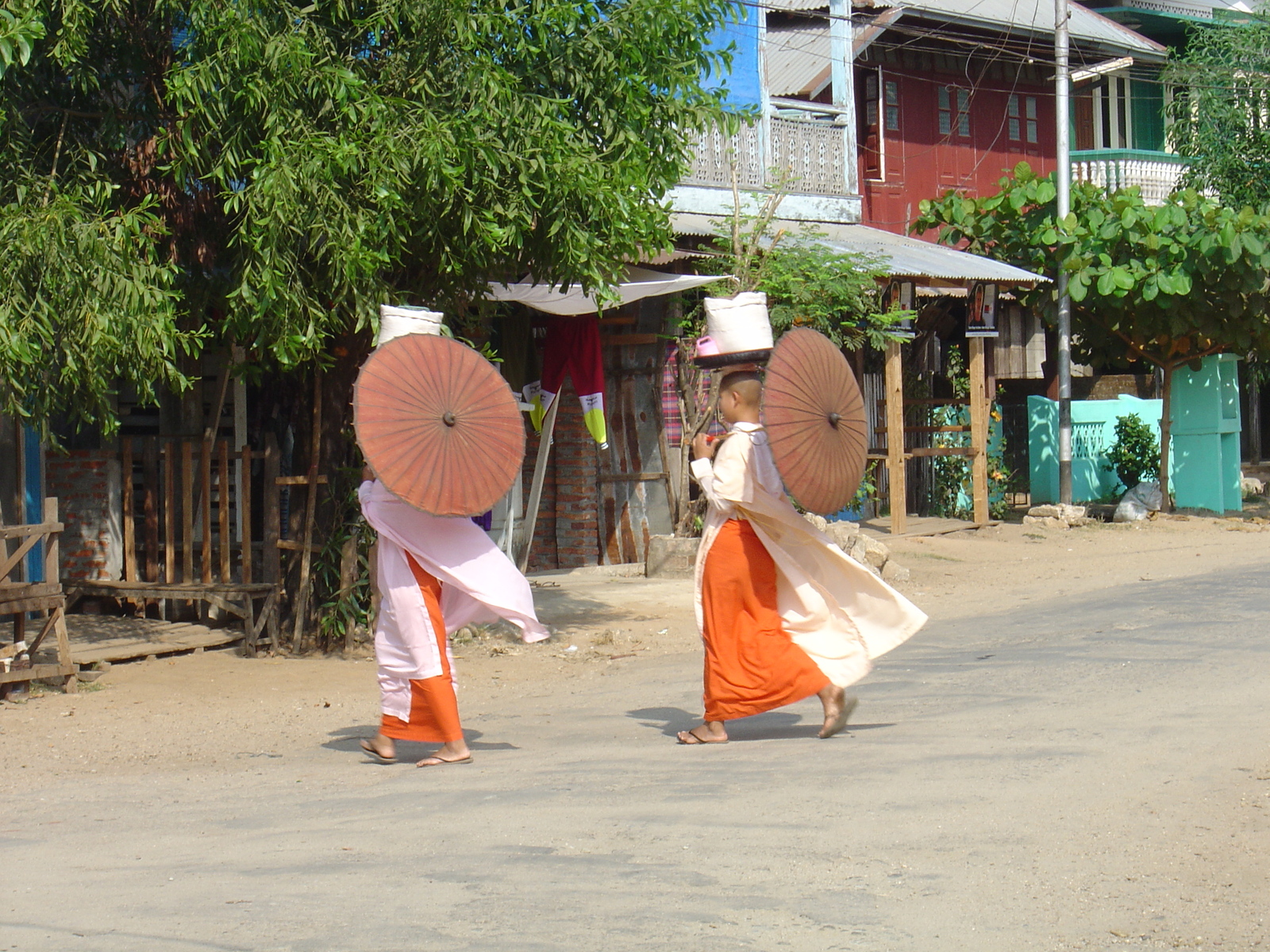 Picture Myanmar Road from Dawei to Maungmagan beach 2005-01 29 - Discover Road from Dawei to Maungmagan beach