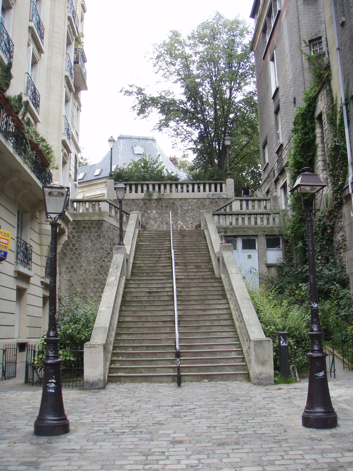 Picture France Paris 18th Arrondissement 2007-07 34 - Shopping Mall 18th Arrondissement