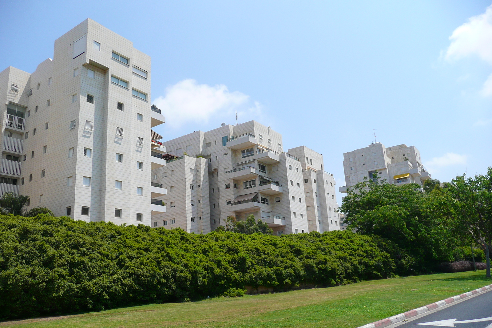 Picture Israel Tel Aviv Rokach Street 2007-06 5 - Pictures Rokach Street