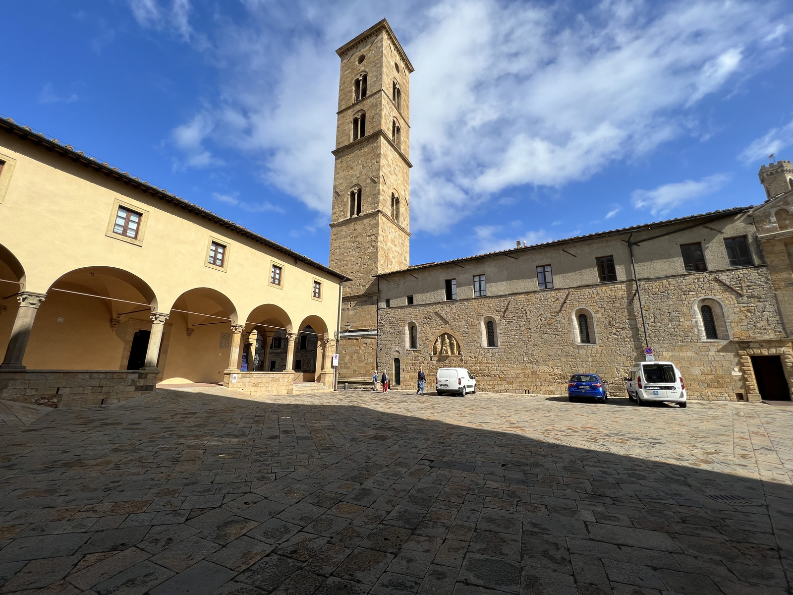 Picture Italy Volterra 2021-09 198 - Shopping Mall Volterra