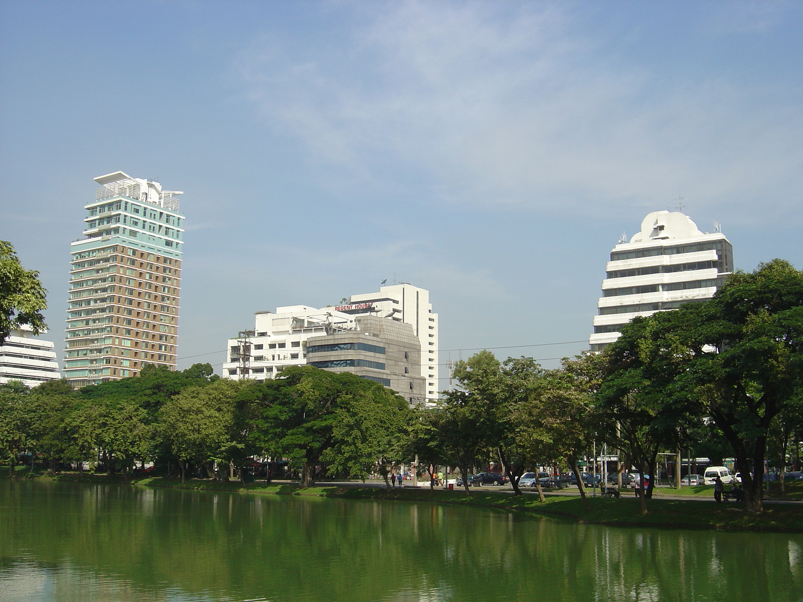 Picture Thailand Bangkok Lumpini Park 2005-12 21 - Perspective Lumpini Park