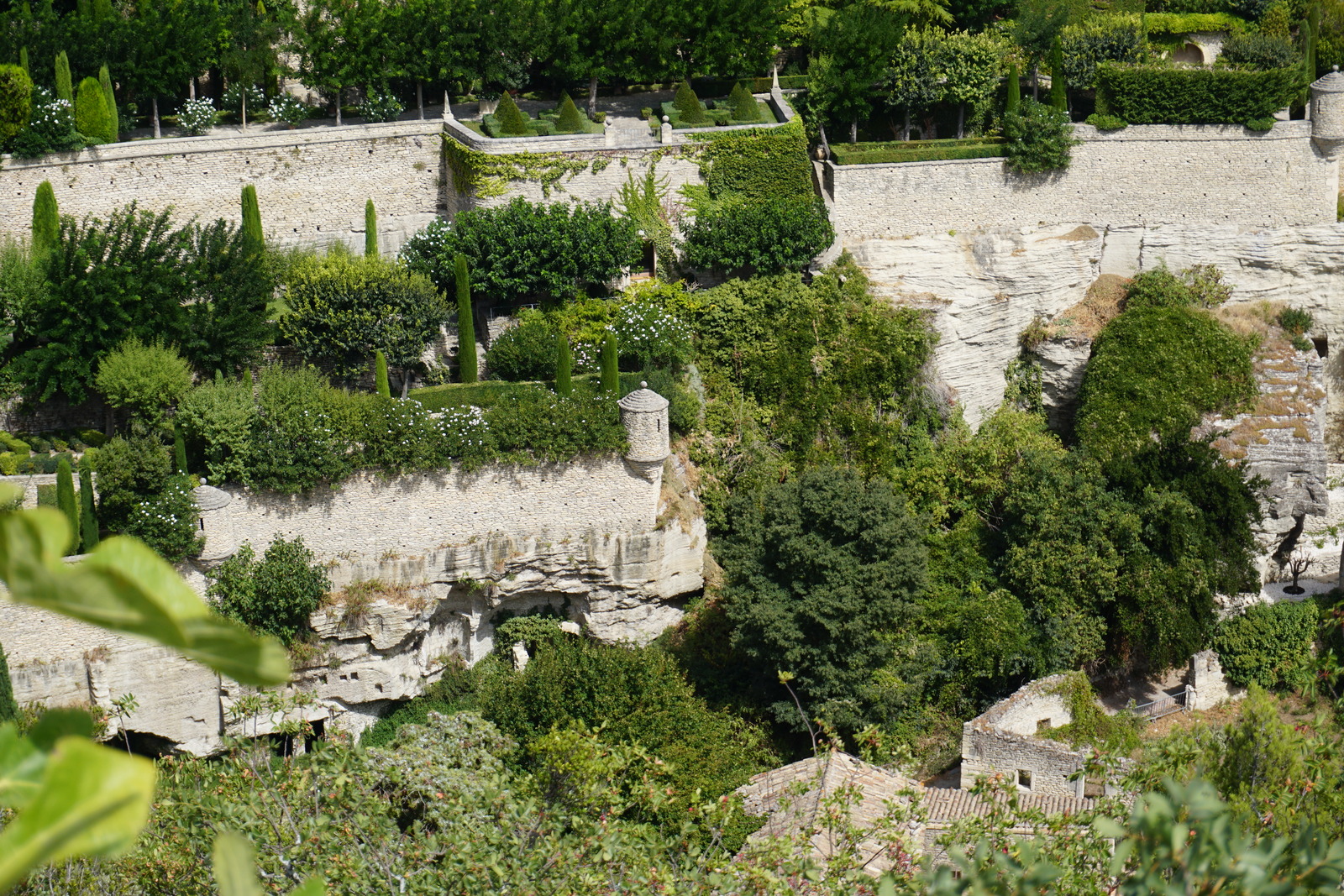 Picture France Gordes 2017-08 12 - Tourist Gordes