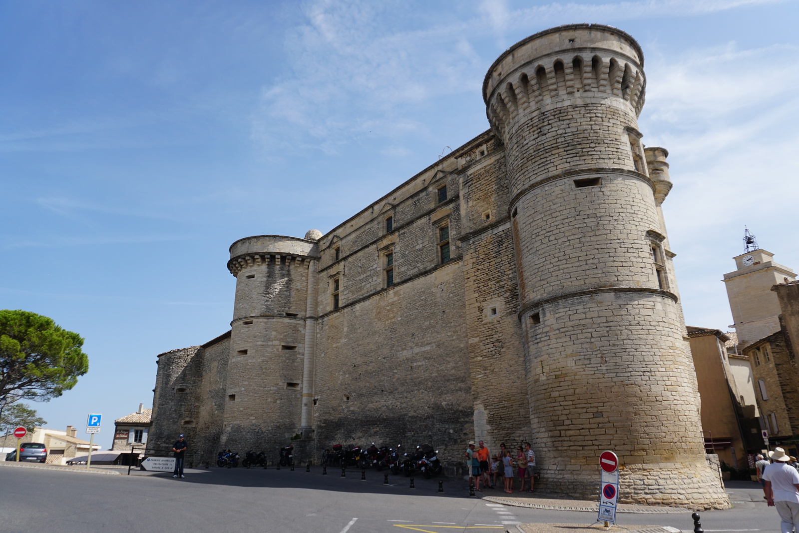 Picture France Gordes 2017-08 39 - Perspective Gordes