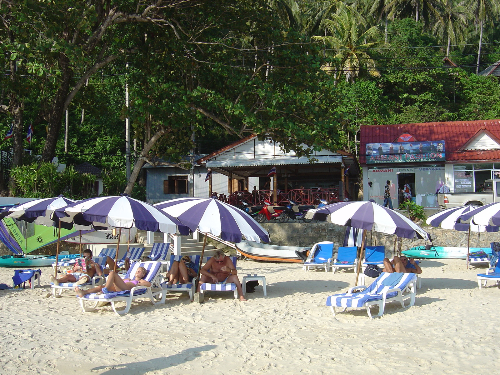 Picture Thailand Phuket Nai Harn Beach 2005-12 21 - Sight Nai Harn Beach