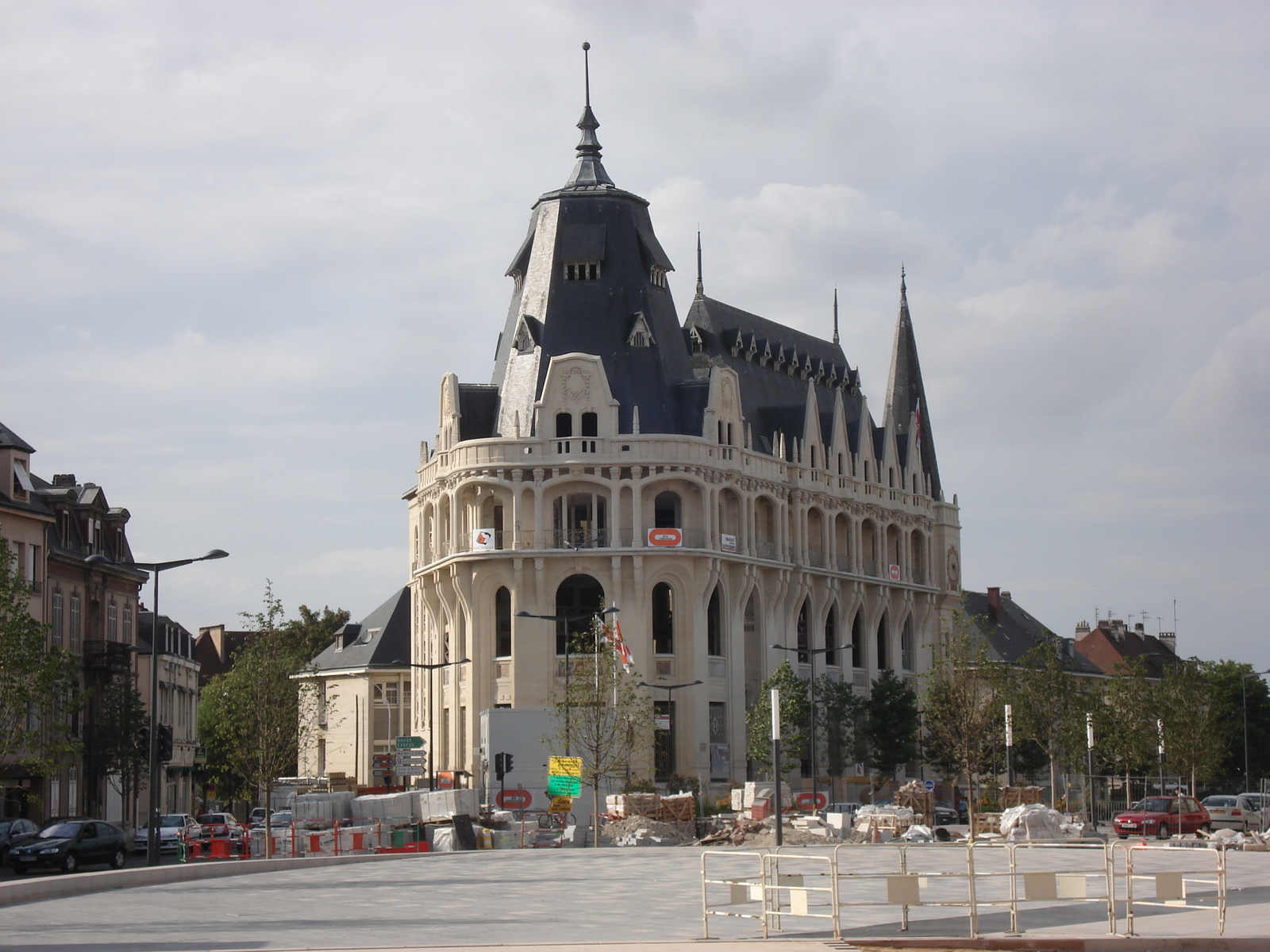 Picture France Chartres 2006-08 24 - Car Rental Chartres