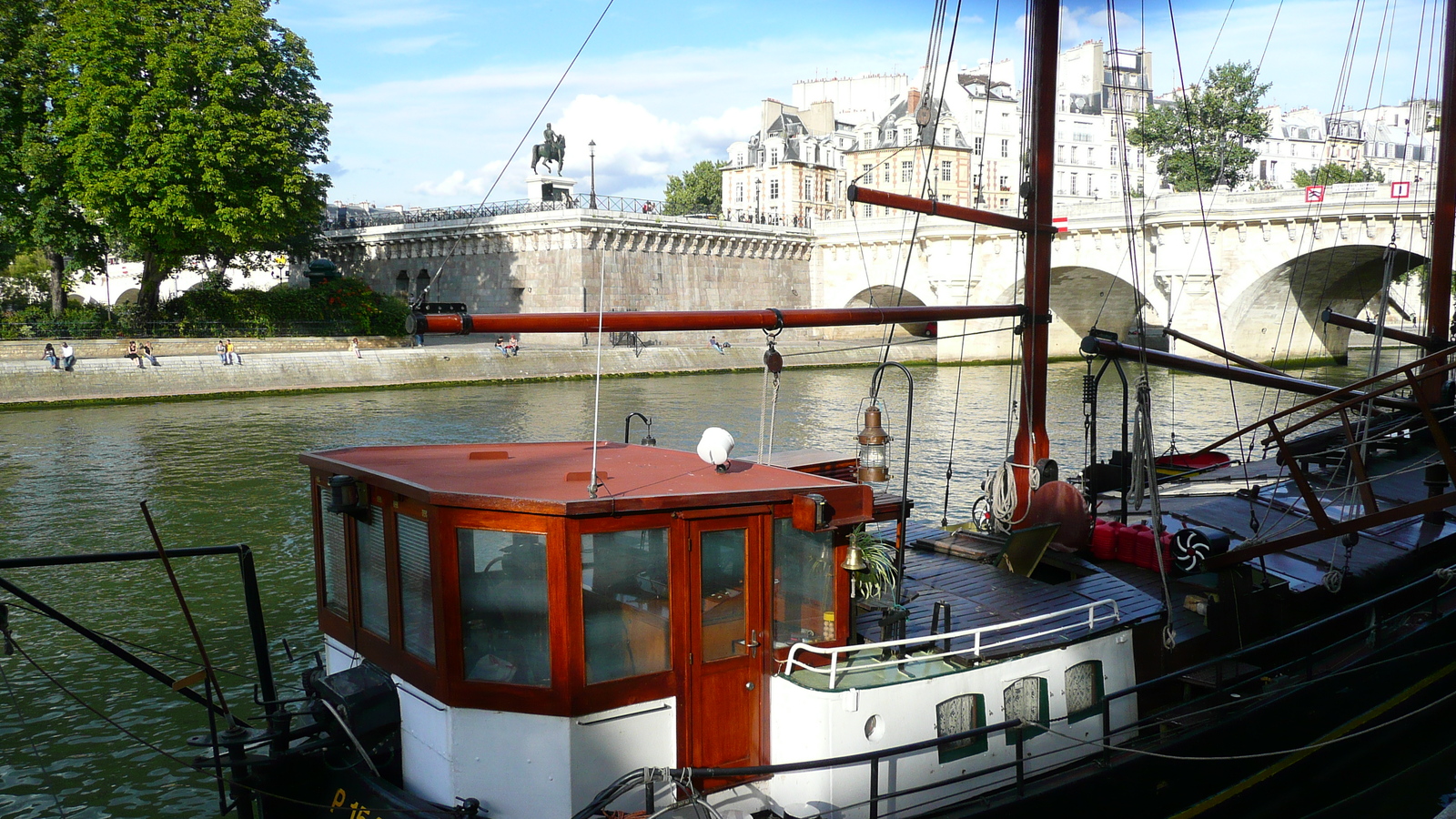 Picture France Paris La seine banks 2007-07 7 - Sightseeing La seine banks