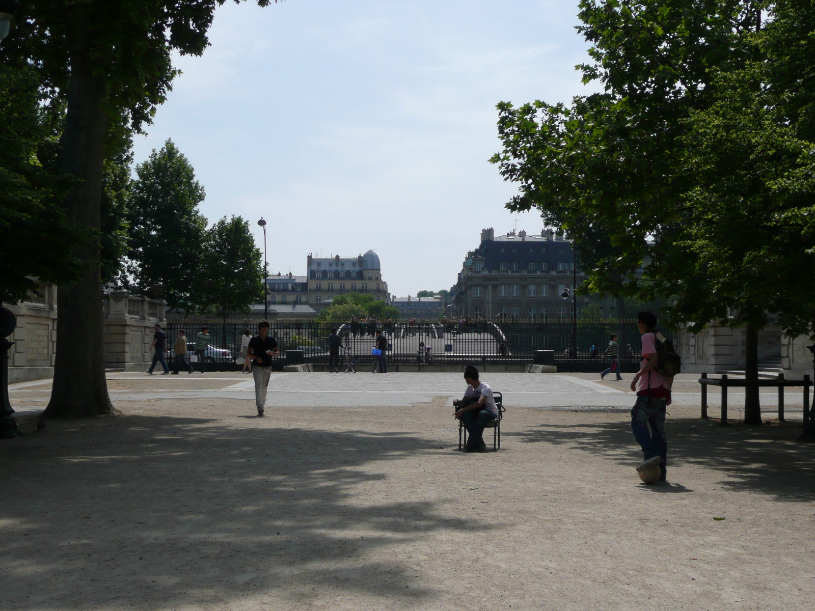 Picture France Paris Garden of Tuileries 2007-05 341 - Perspective Garden of Tuileries